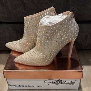 Cathy Din Women's Tan Rhinestone Ankle Boots New size 6